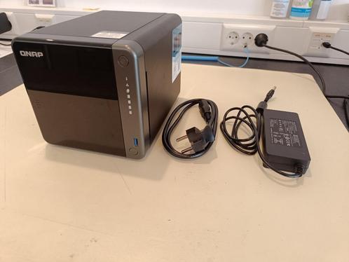 QNAP TS-x53D | 4-bay NAS met 3x 4TB en 1x 3TB HDD, Computers en Software, Harde schijven, Gebruikt, Desktop, HDD, NAS, Ophalen