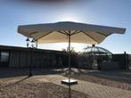 Grote parasol met hardstenen voet, Tuin en Terras, Parasols, Ophalen, Gebruikt, Zweefparasol, Verstelbaar