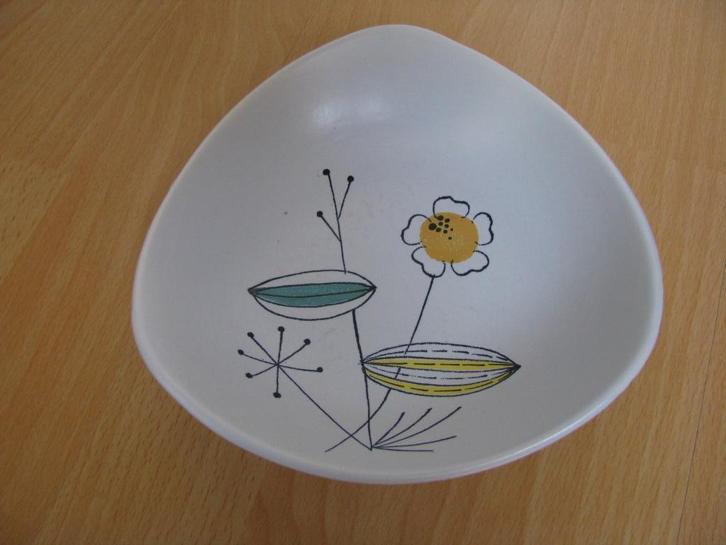 vintage bonbon schaaltje/ koekjes schaaltje van Flora Gouda, Antiek en Kunst, Antiek | Keramiek en Aardewerk, Ophalen of Verzenden