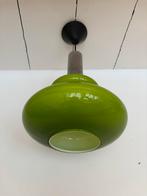 Erg leuke Vintage, retro groene opaalglazen hanglamp ‘70, Gebruikt, Vintage retro midcentury design space age Dutch design antiek