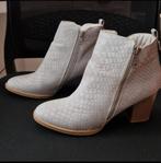 Grijze enkellaarsjes met hak 39, Kleding | Dames, Schoenen, Ophalen of Verzenden, Zo goed als nieuw, Grijs