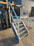 Stalen trap gegalv. Hoog 0,9 mtr. Nob116, Doe-het-zelf en Verbouw, Ladders en Trappen, Ophalen, Zo goed als nieuw, 2 tot 4 meter