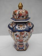 IMARI VAAS MET DEKSEL., Antiek en Kunst, Ophalen of Verzenden