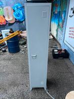 Metalen locker kast - grijze kleur, Huis en Inrichting, Kasten | Lockerkasten, Ophalen, Gebruikt