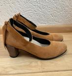 Wolky pumps maat 40 1/2 cognac suède enkelbandje klittenband, Bruin, Verzenden, Zo goed als nieuw, Wolky
