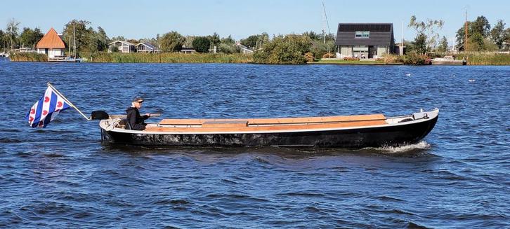 Geklonken stalen praam/sloep, Watersport en Boten, Sloepen, Gebruikt, 10 tot 30 pk, 6 meter of meer, Binnenboordmotor, Diesel
