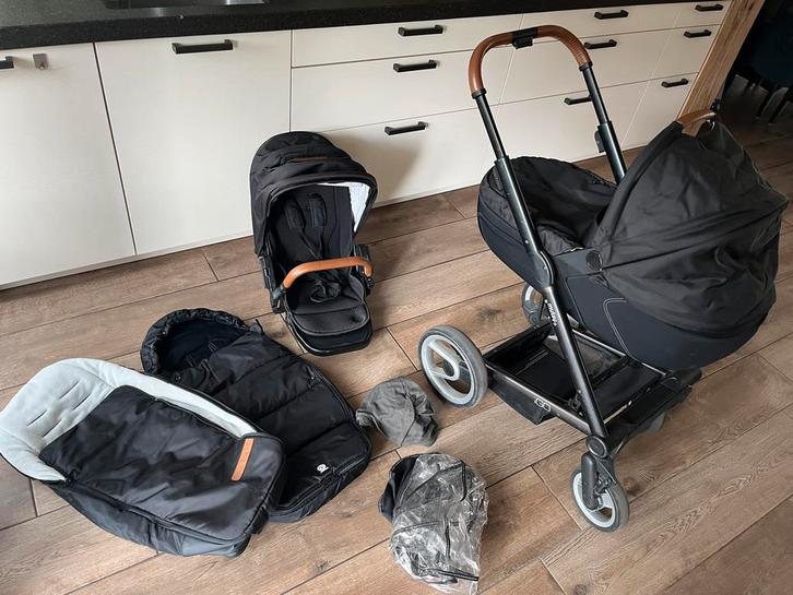 Mutsy Igo kinderwagen/buggy + veel accessoires, Kinderen en Baby's, Kinderwagens en Combinaties, Zo goed als nieuw, Mutsy, Verstelbare duwstang