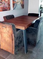Eettafel met 4 stoelen op wielen, Huis en Inrichting, Complete eetkamers, Zo goed als nieuw, Ophalen