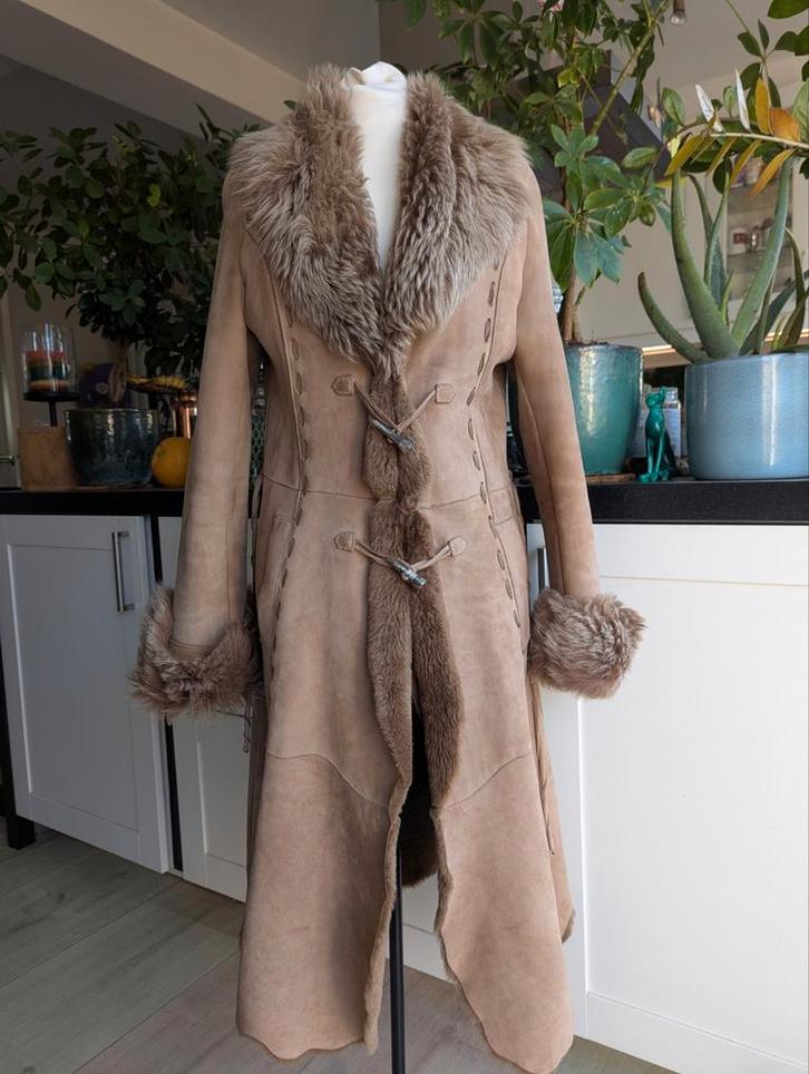 ELYZE lammycoat Toscaanse lamsvacht 100% lammy 40, Kleding | Dames, Jassen | Winter, Zo goed als nieuw, Maat 38/40 (M), Bruin
