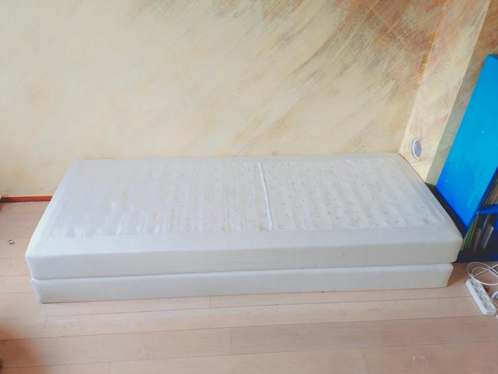 Twee losse boxspring bodems Eastborn, Huis en Inrichting, Slaapkamer | Boxsprings, Gebruikt, 80 cm, 200 cm, Tweepersoons, Crème