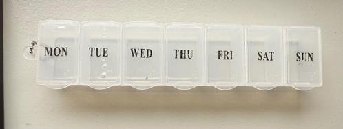 Handige Pillendoos / Medicijndoos - 7 Dagen Weekindeling, Diversen, Verpleegmiddelen, Gebruikt, Ophalen of Verzenden