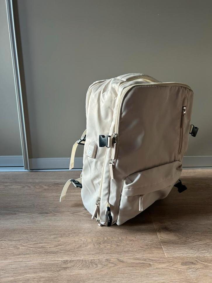 Handbagage rugzak - Beige, Sieraden, Tassen en Uiterlijk, Tassen | Rugtassen, Zo goed als nieuw, Overige merken, 25 tot 40 cm