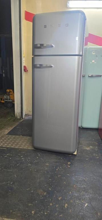Smeg koelkast zilverkleurige  beschikbaar voor biedingen