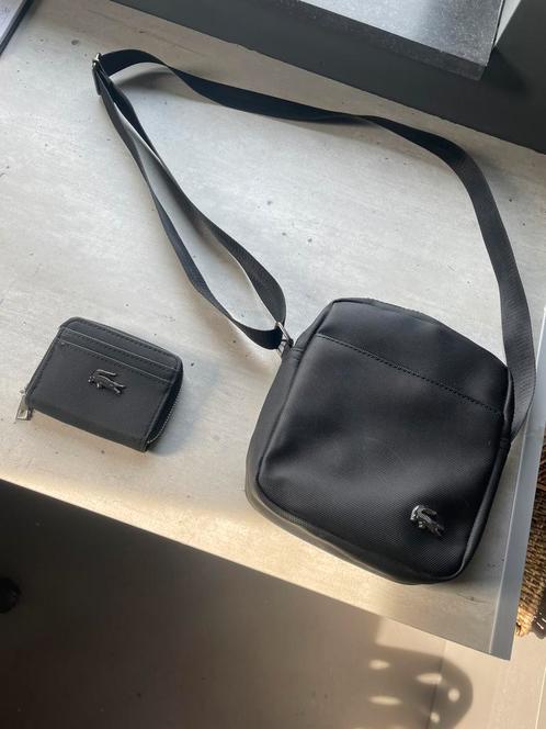 Lacoste, Sieraden, Tassen en Uiterlijk, Tassen | Schoudertassen, Nieuw, Overige merken, Zwart, Leer, Verzenden