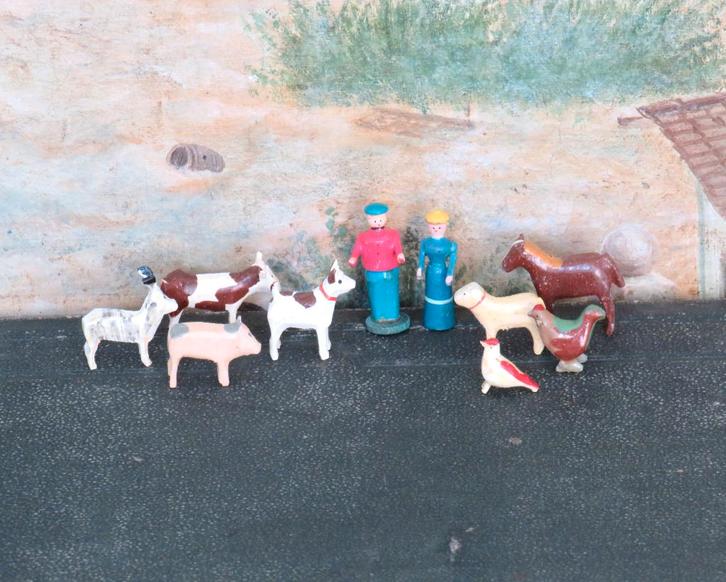 Antiek speelgoed Ertsgebergte “Boerderijdieren” B, Antiek en Kunst, Antiek | Servies los, Ophalen of Verzenden
