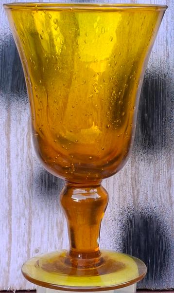 Glas. Biot Amberglas.  Geblazen.  16 cm. beschikbaar voor biedingen