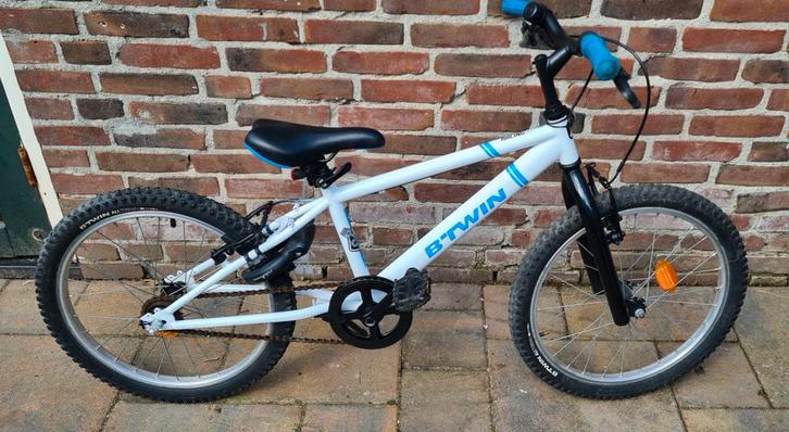 B'Twin Kinderfiets - 20 inch, Fietsen en Brommers, Fietsen | Jongens, Gebruikt, 20 inch, Handrem, Ophalen