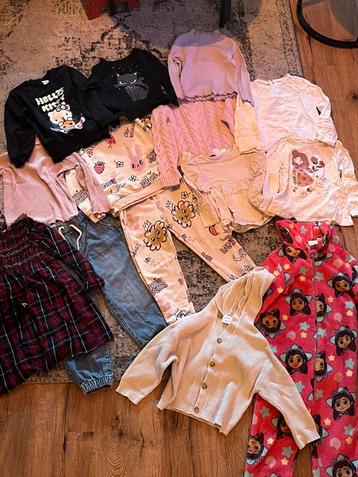 Meisjes kledingpakket maat 110/128 beschikbaar voor biedingen