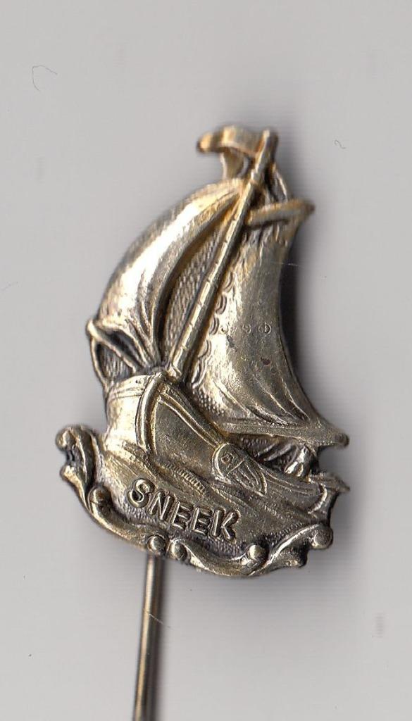 Sneek Zeilboot speldje Scheepvaart, Verzamelen, Speldjes, Pins en Buttons, Gebruikt, Speldje of Pin, Overige onderwerpen, Ophalen of Verzenden