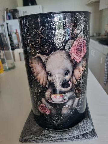 Decoupage vaas Olifantjes beschikbaar voor biedingen