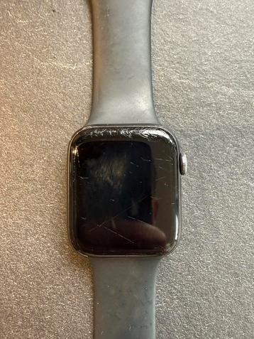Apple Watch 6 44mm - Beschadigd, incl. accessoires beschikbaar voor biedingen