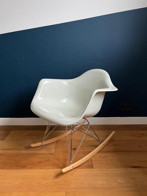 Eames glasvezel schommelstoel Moderica RAR, Huis en Inrichting, Stoelen, Zo goed als nieuw, Eén, Hout, Kunststof, Metaal, Wit