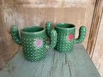 2 x aardewerk mok / beker. Groen / cactus. Flying tiger., Huis en Inrichting, Keuken | Servies, Ophalen, Zo goed als nieuw, Overige stijlen