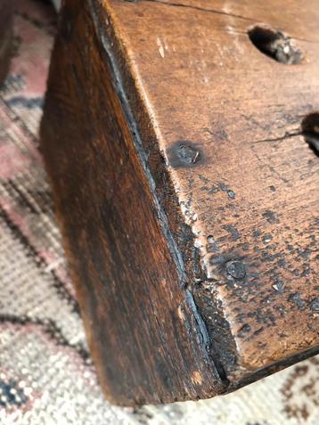 Vensterbankje opstapje beschikbaar voor biedingen