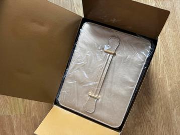 Goudkleurige beautycase opbergdoos- Nieuw in doos! 15x28x20 beschikbaar voor biedingen
