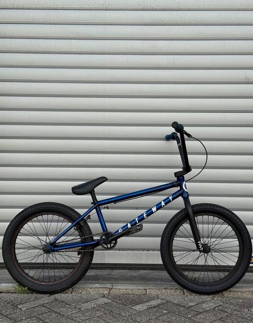 BMX CULT GATEWAY 20.5” fiets 20 inch met remmen en pegs mtb, Fietsen en Brommers, Fietsen | Crossfietsen en BMX, Zo goed als nieuw
