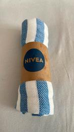 Nivea blauw/ wit gestreepte handdoek, Ophalen of Verzenden, Nieuw, Blauw, Handdoek