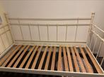 Witte bed, Huis en Inrichting, Slaapkamer | Bedden, Ophalen, 90 cm, Eenpersoons, Wit