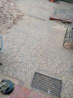 Grindtegels 39 stuks en zand  GRATIS!!!, Tuin en Terras, Tegels en Klinkers, Ophalen, Gebruikt, Beton, Terrastegels