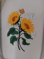 Prachtig geborduurd lapje stof met zonnebloemen en een vlind, Hobby en Vrije tijd, Stoffen en Lappen, 120 cm of meer, Ophalen of Verzenden