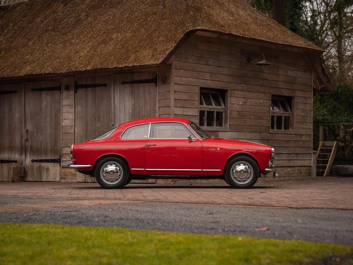Alfa Romeo Giulietta 1300 Sprint (bj 1960), Auto's, Oldtimers, Bedrijf, Te koop, Alfa Romeo, Benzine, Coupé, Handgeschakeld, Geïmporteerd