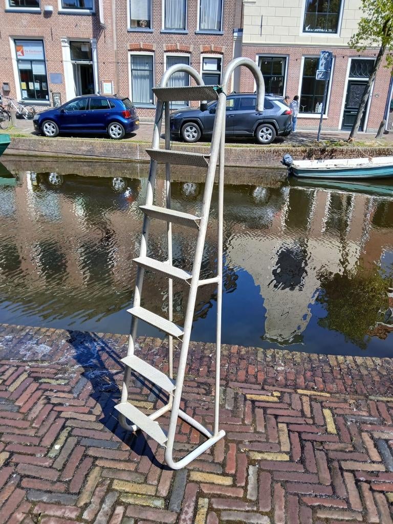 Stevige aluminium zwemtrap/aanlegladder, Ophalen