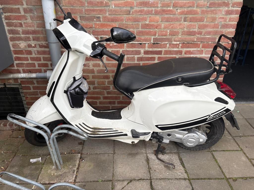 Vespa sprint iget tekoop/teruil, Fietsen en Brommers, Gebruikt, Ophalen of Verzenden, Benzine, Vespa