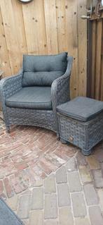 Wicker tuinset met glazen tafel en comfortabele kussens, Ophalen, 5 zitplaatsen, Kunststof, Zo goed als nieuw