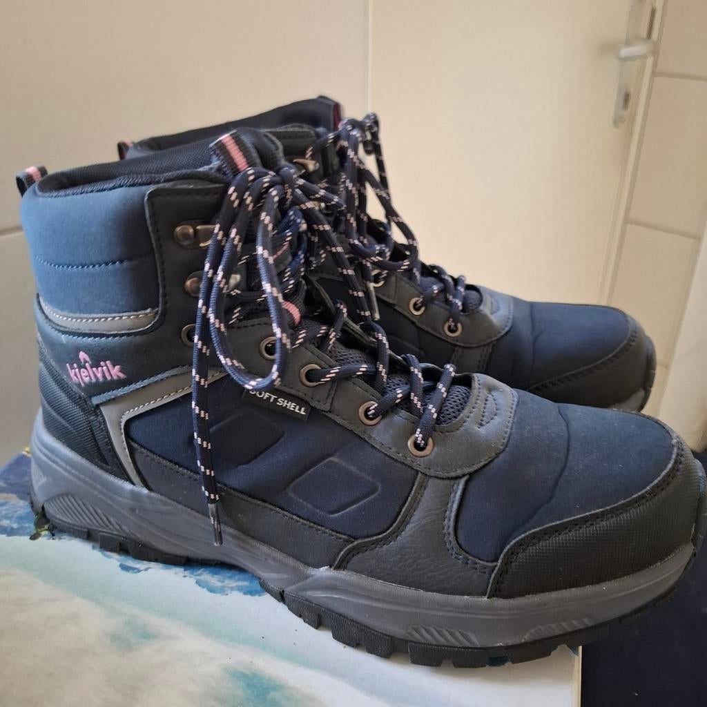 Dames wandelschoenen mt 42 Kjelvik., Ophalen of Verzenden