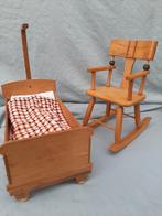 Oud poppen bedje en schommelstoeltje, Ophalen of Verzenden