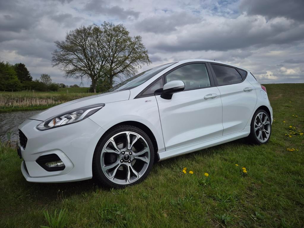 Ford Fiesta 1.0 ecoboost 125 PK ST line Nw distrubutieriem, Auto's, Voorwielaandrijving, Zwart, 1064 kg, Handgeschakeld