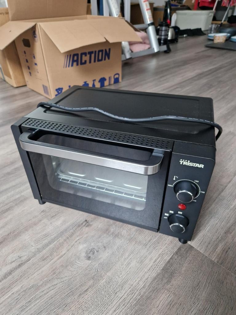 Handige Tristar oven, schoon en netjes., Caravans en Kamperen, Ophalen of Verzenden, Zo goed als nieuw