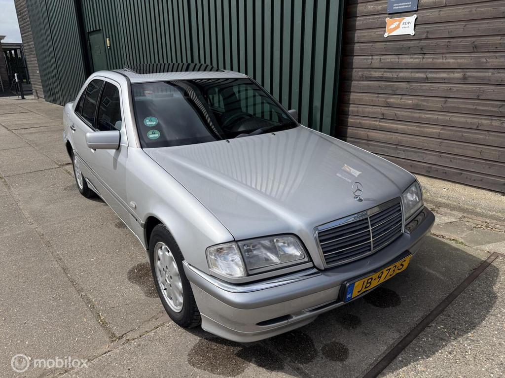 Mercedes-Benz C 240 V6 Panoramadak Elegance Aut, 1345 kg, Gebruikt, Zwart, Bedrijf