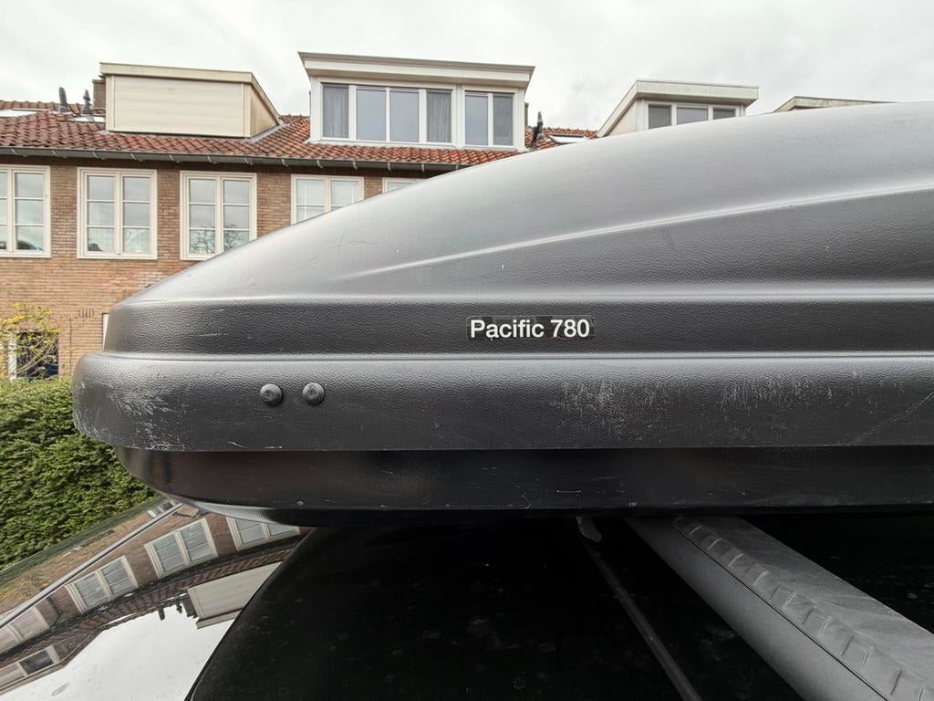 Thule Pacific 780 dakkoffer te huur, Ophalen, Gebruikt