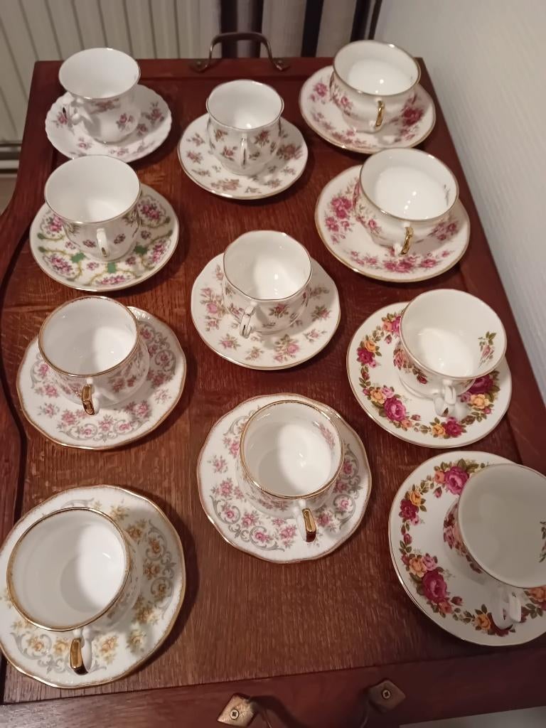 Engelse kop en schotels, Huis en Inrichting, Keuken | Servies, Ophalen, Zo goed als nieuw, Overige stijlen, Kop(pen) en/of Schotel(s)