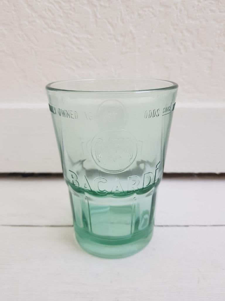 Bacardi glas, Ophalen of Verzenden, Zo goed als nieuw, Borrel- of Shotglas
