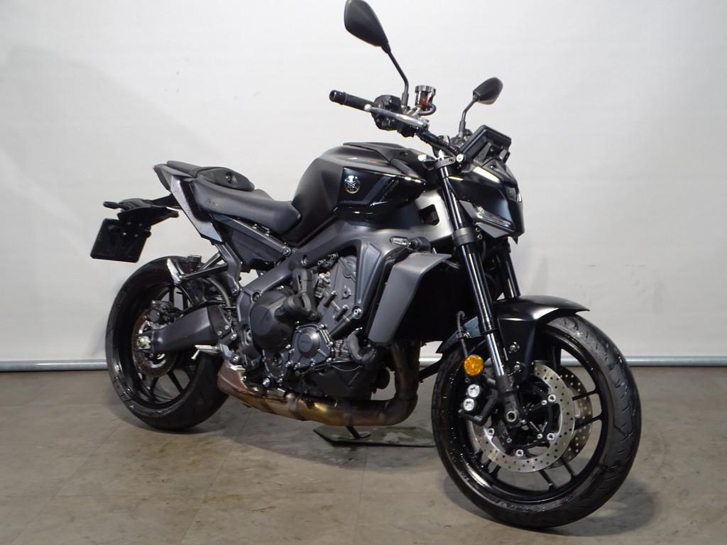 Yamaha MT 09 Y-AMT - foto 2