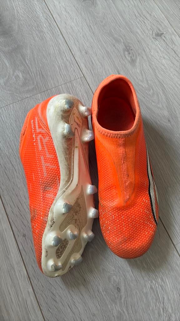 Voetbalschoenen maat 35, Maat XS of kleiner, Ophalen, Gebruikt, Schoenen