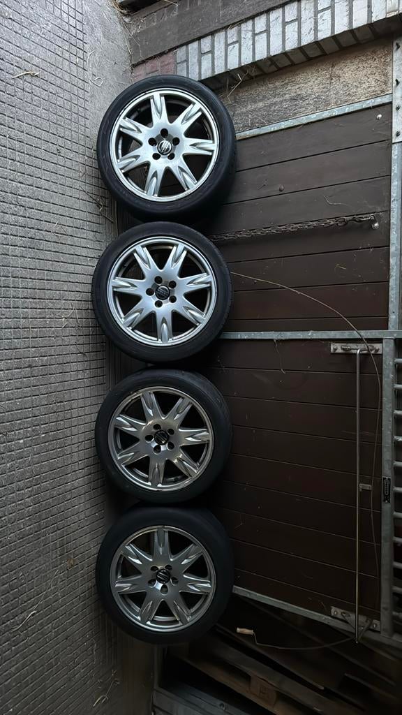 Volvo 17 inch velgen met zomerbanden, Auto-onderdelen, Banden en Velgen, Ophalen, Gebruikt, Banden en Velgen, 17 inch