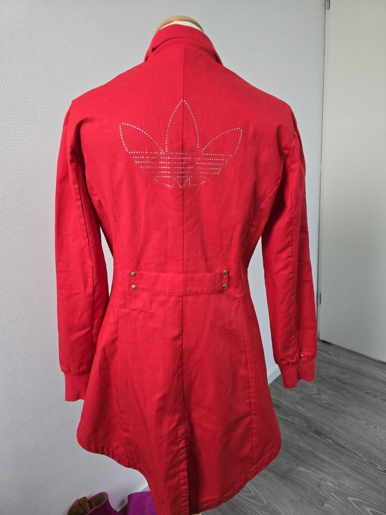 Zeldzame Adidas rode jas met kroon en Trefoil logo, Maat 38/40 (M), Adidas, Ophalen of Verzenden, Zo goed als nieuw